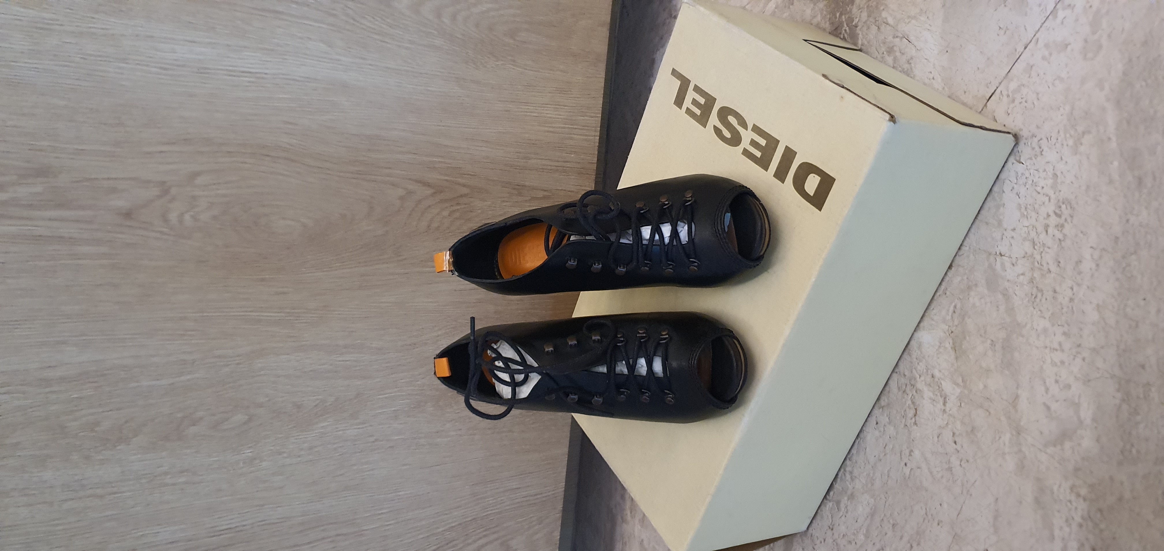 รองเท้า Diesel ผู้หญิง มือสอง ของแท้