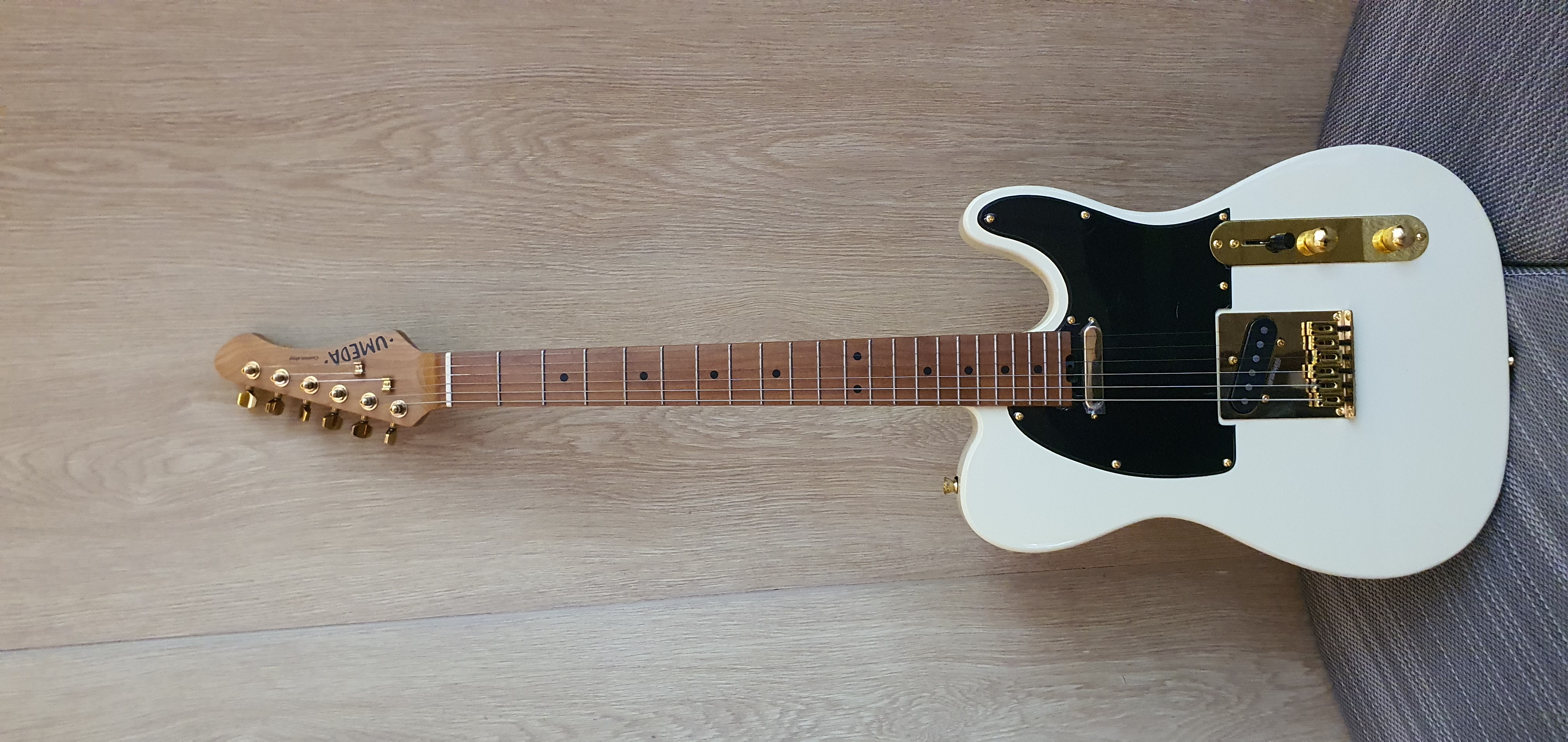 กีต้าร์ไฟฟ้า Umeda Aldernico ( guitar )