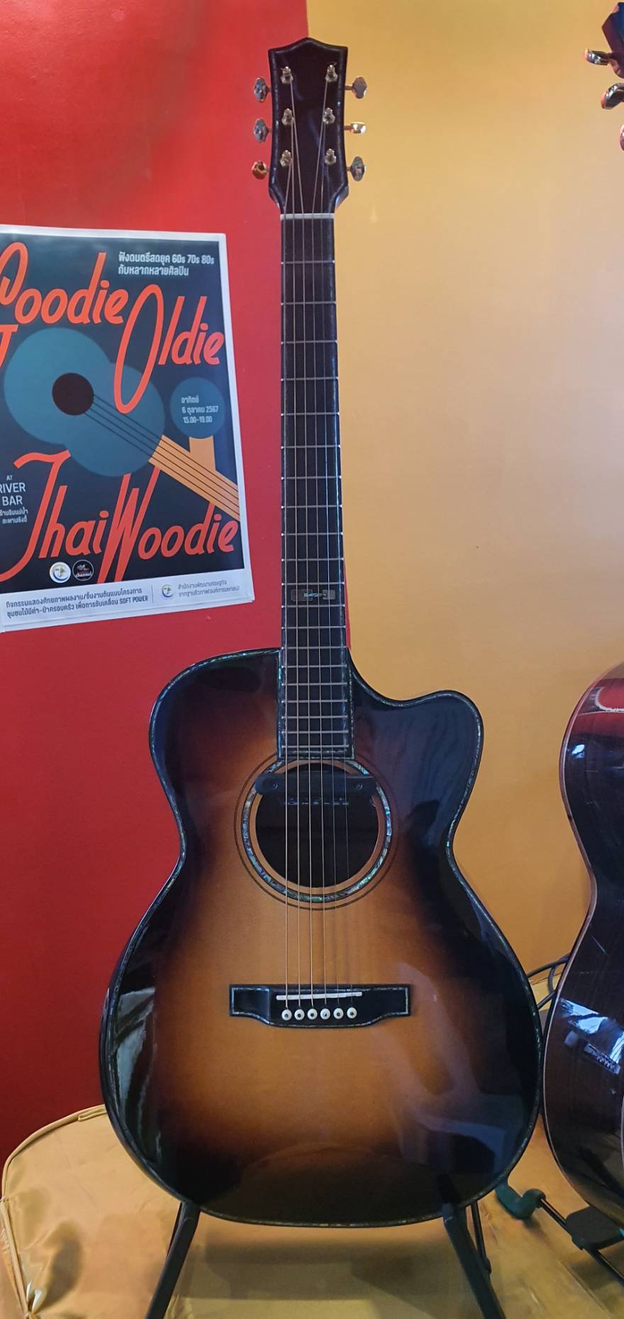 กีตาร์ Custom Handmade all solid  