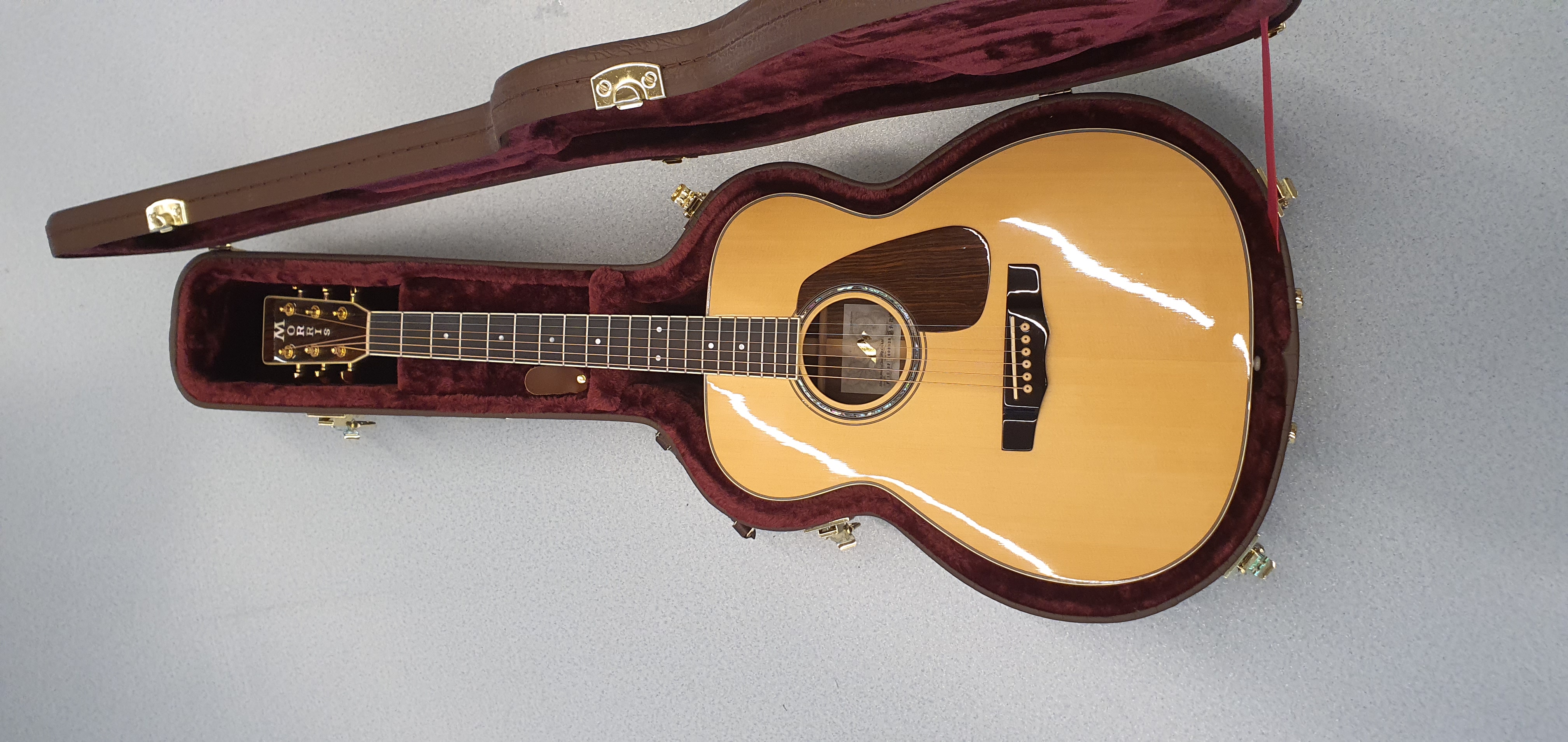 Morris F-101SP  made in Japan (guitar)