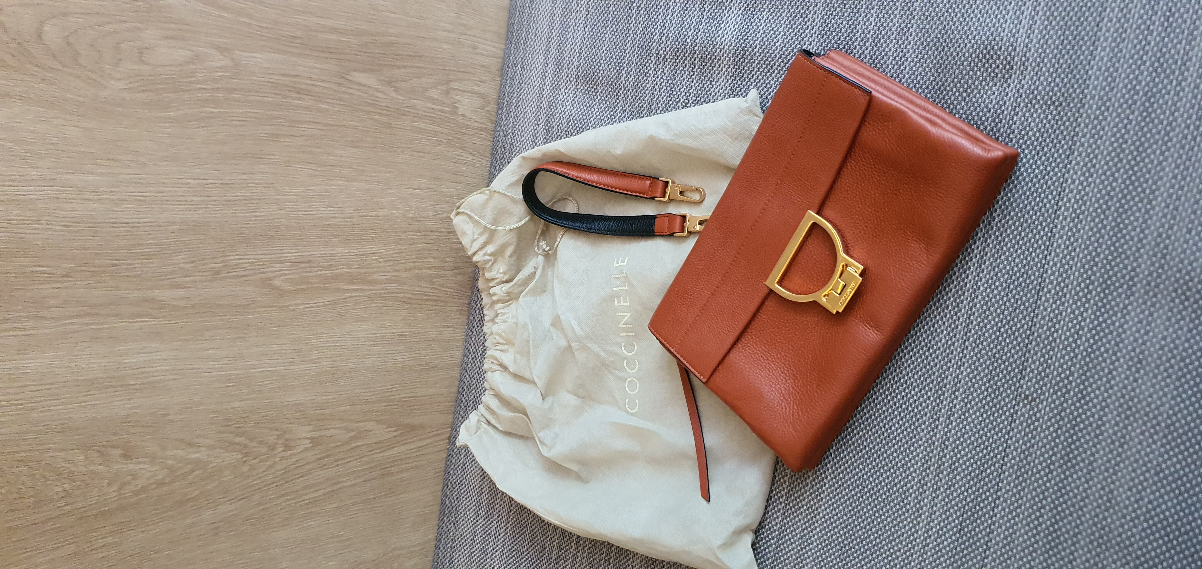 กระเป๋าหนังแท้ Coccinele made in Italy