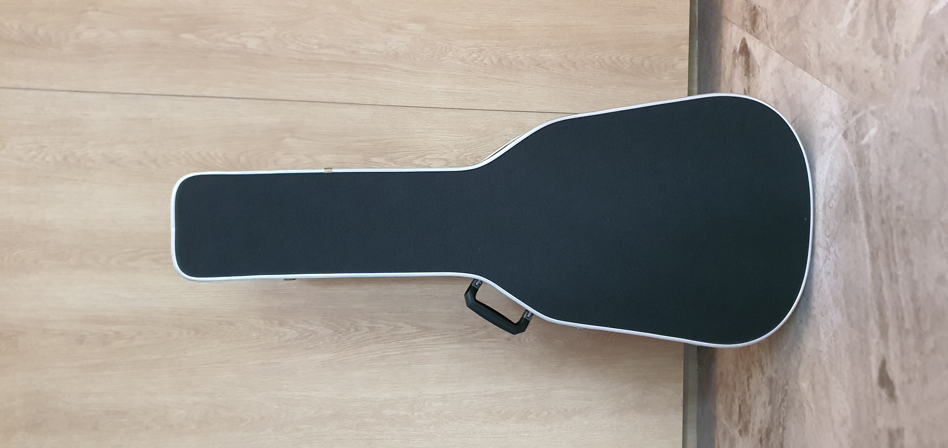 Hardcase made in Japan ใส่กีต้าร์โปร่ง ทรง D ขนาดมาตรฐาน 41"