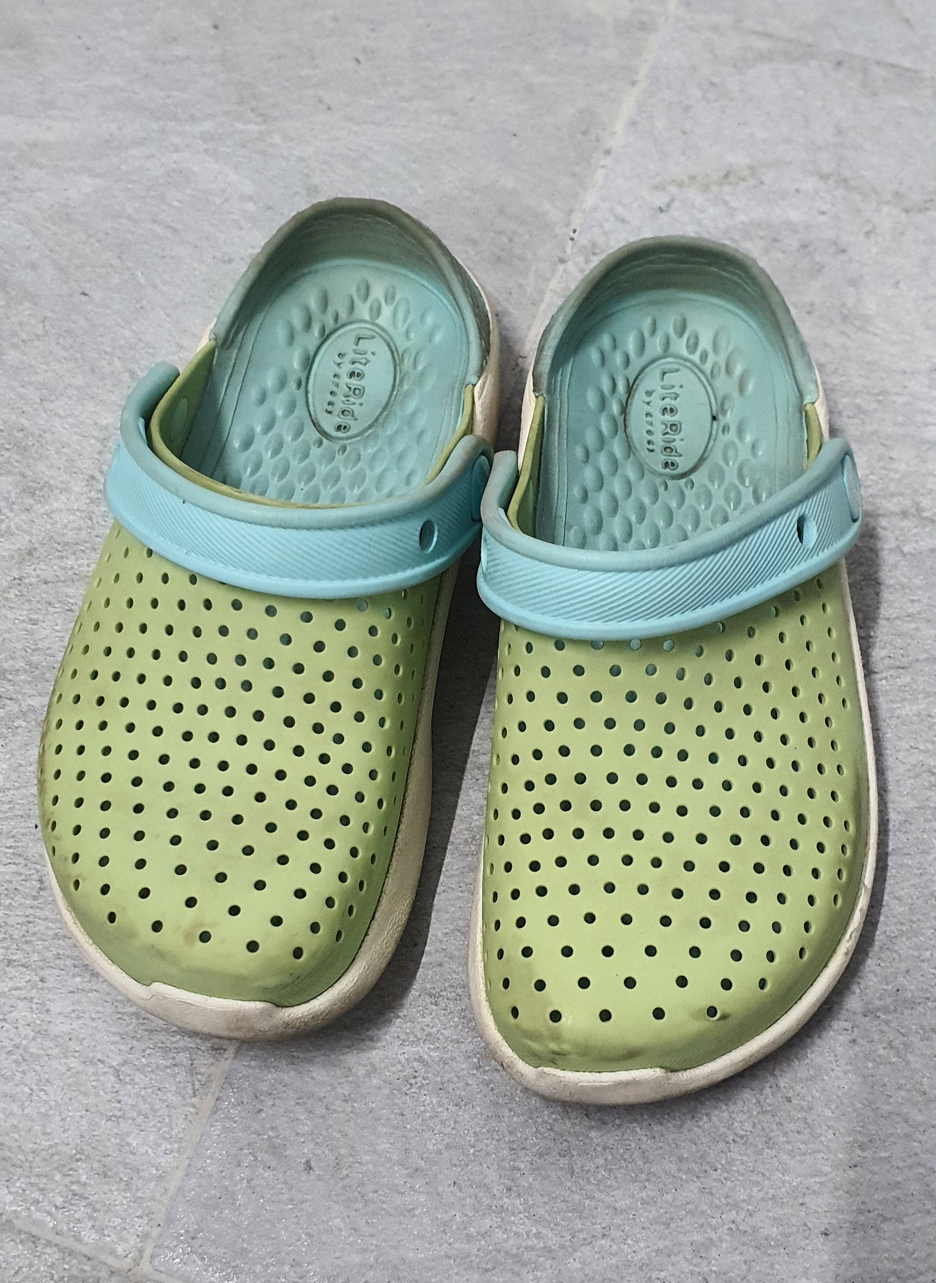 รองเท้าเด็ก LiteRide by Crocs มือสอง ของแท้ ขนาด J1