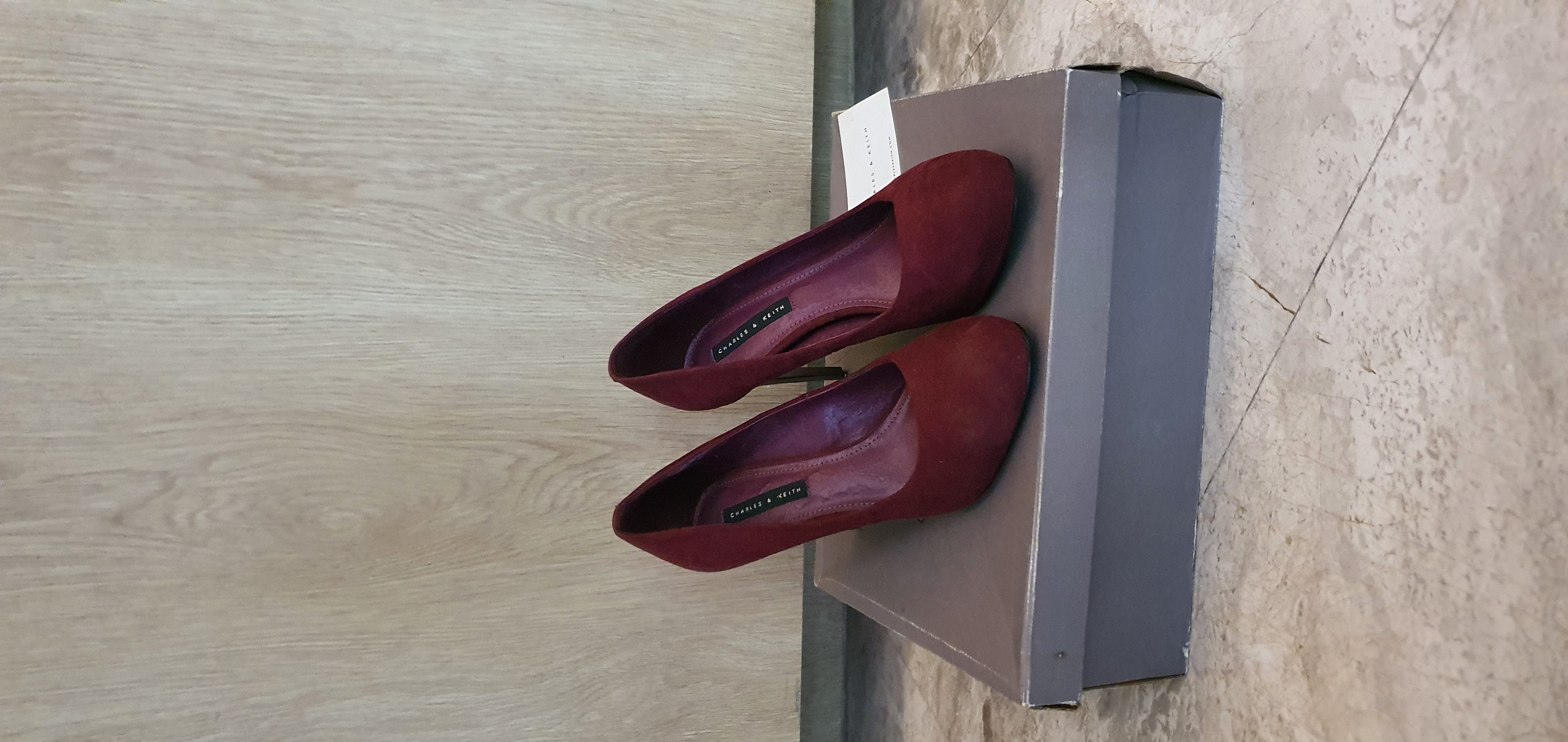 รองเท้า Charls and Keith มือสอง ของแท้