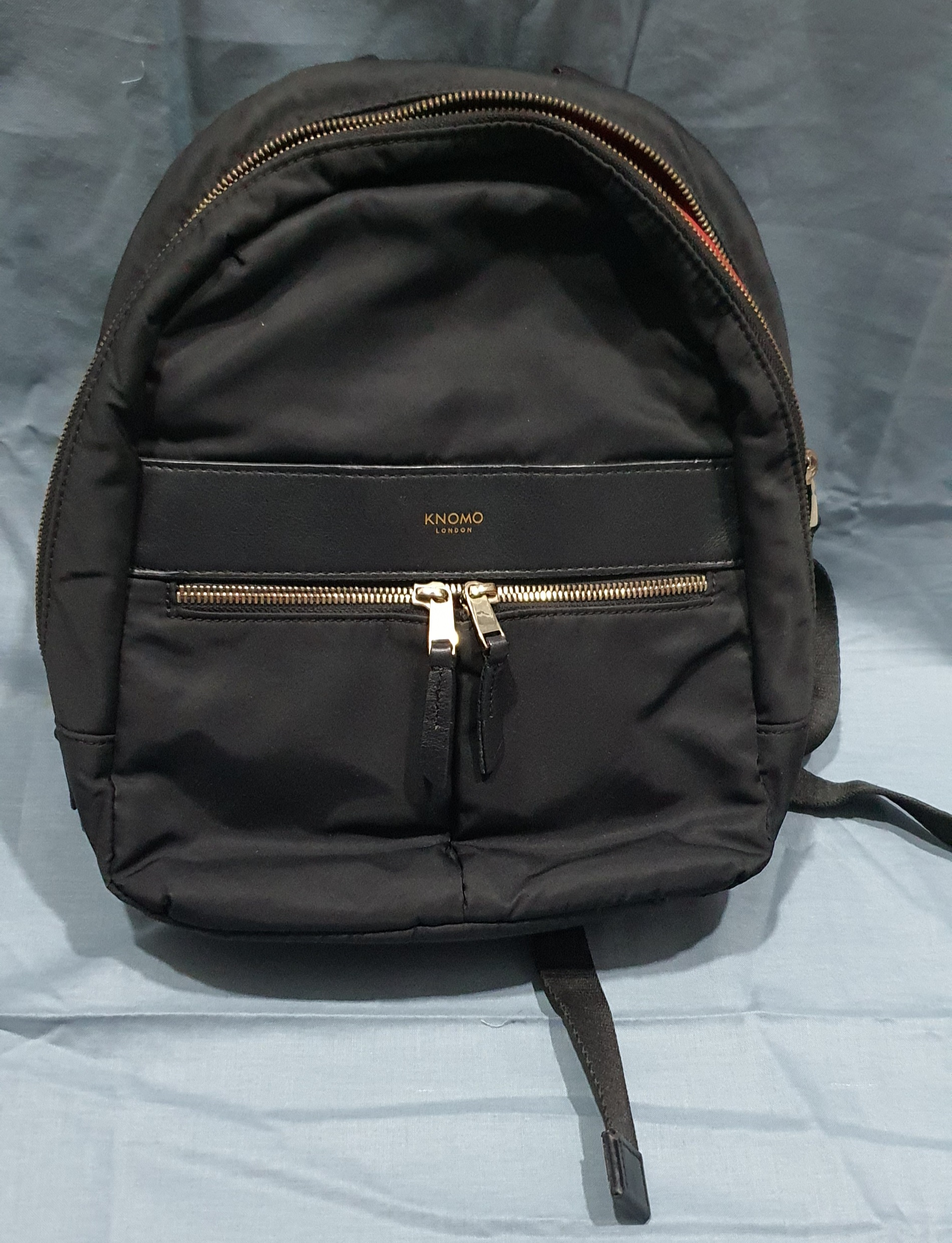 กระเป๋าเป้ Knomo มือสอง