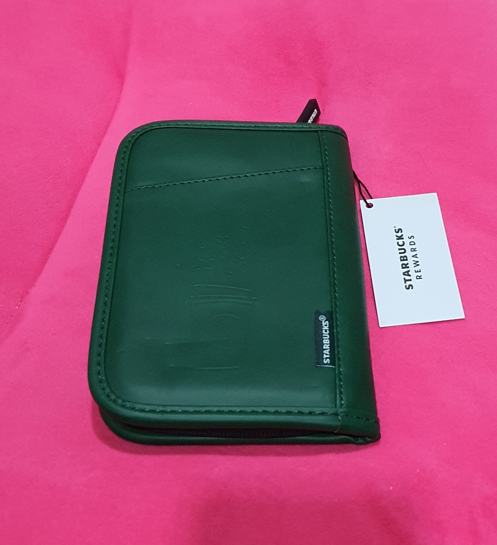 กระเป๋า Starbucks สวย เก๋ ไม่เคยใช้งาน สีเขียวเหนี่ยวทรัพย์