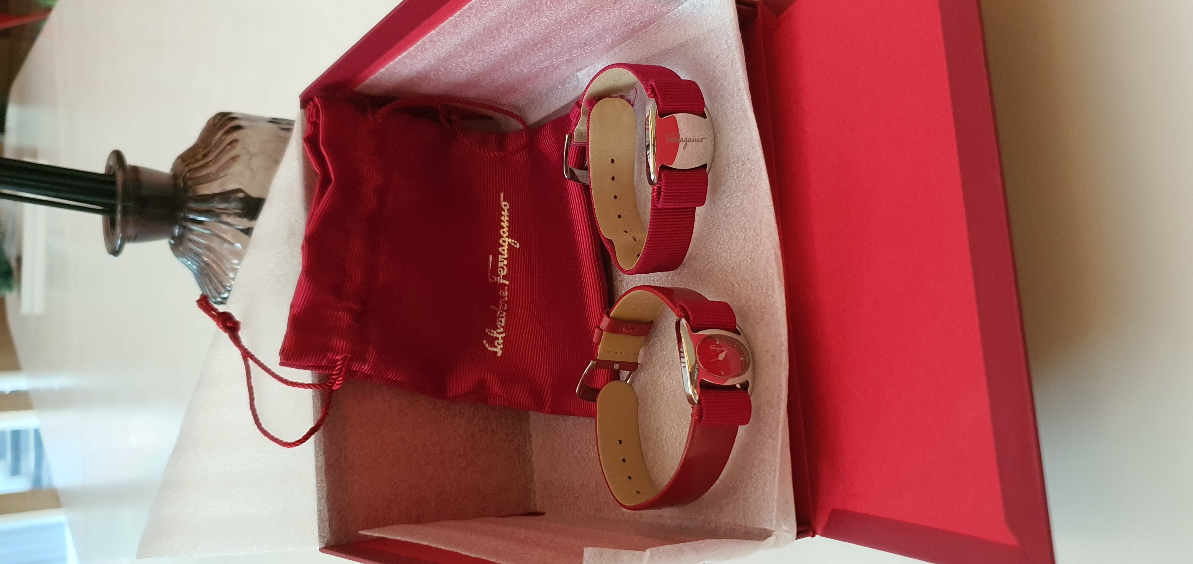 Salvatore Ferragamo เซต นาฬิกา และ ข้อมือ